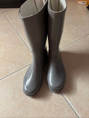 Women's Tall Gray Waterproof Rain Boots